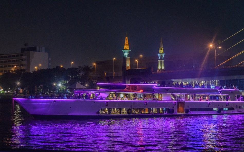 ล่องเรือบนแม่น้ำเจ้าพระยา ที่เที่ยววาเลนไทน์