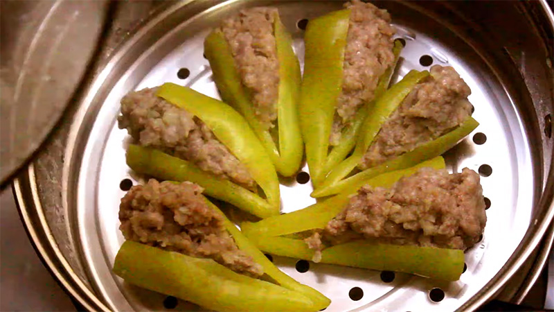 พริกหยวกยัดไส้หมูสับย่าง