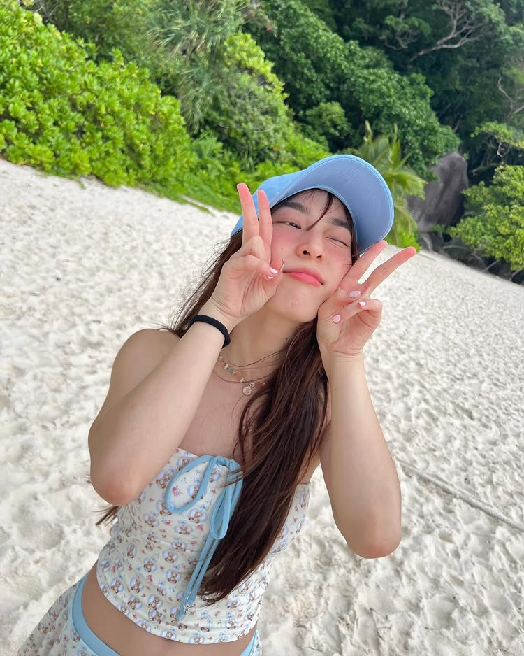 ดรีม อภิชญา แจกความสดใส นุ่งสั้นเที่ยวทะเล โชว์หุ่นขาวออร่าริมหาด