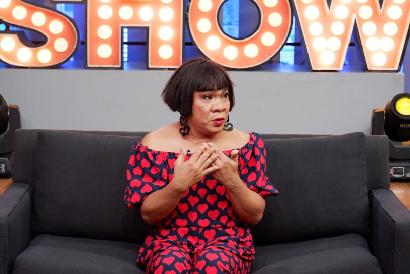 อรชร เชิญยิ้ม