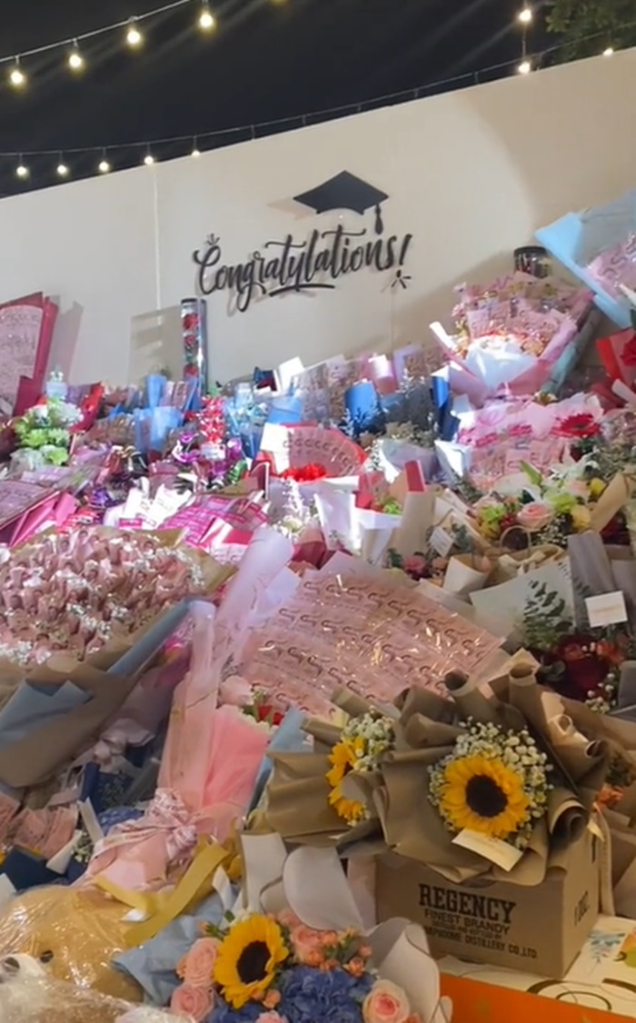 รับปริญญา