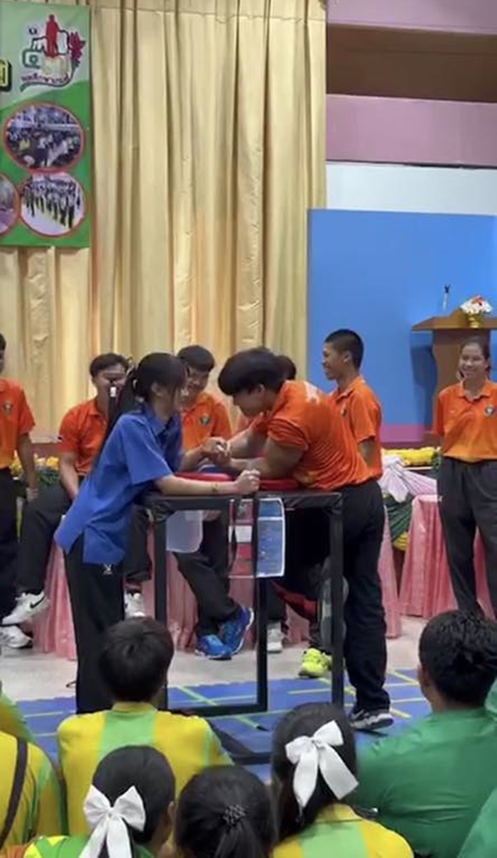 แข่งงัดข้อ