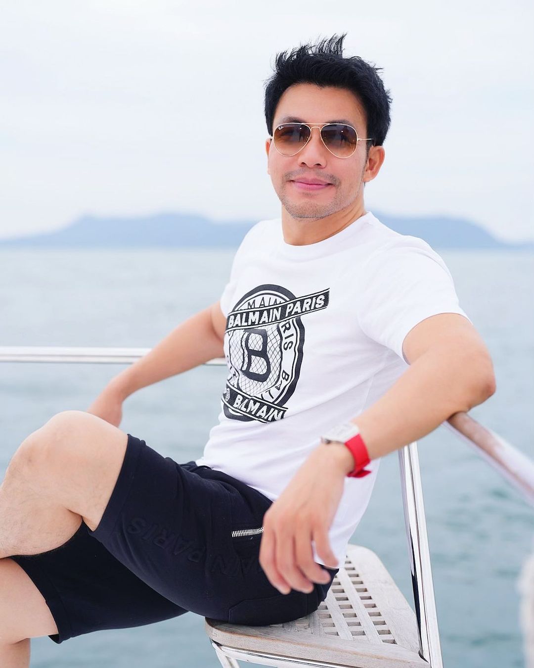 หมอสอง นพรัตน์