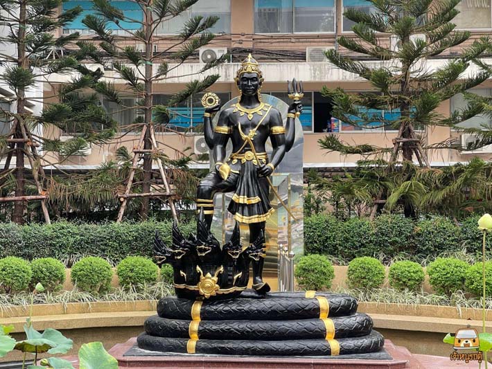 9 สิ่งศักดิ์สิทธิ์ย่านราชประสงค์