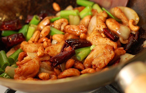 ไก่ผัดเม็ดมะม่วงหิมพานต์