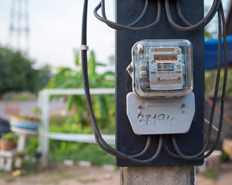 ขโมยไฟฟ้าใช้ฟรี