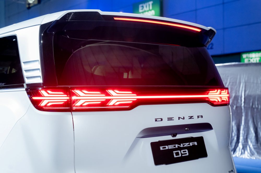 byd denza d9