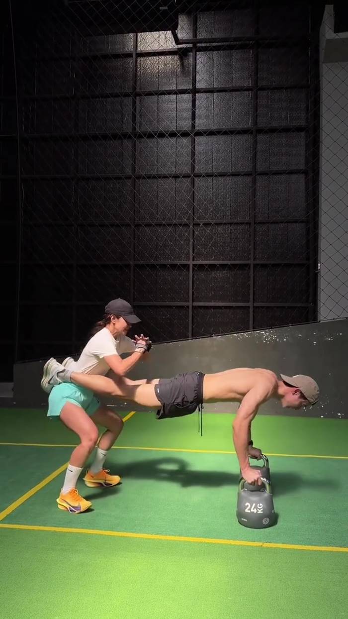  แอน ทองประสม คลิปออกกำลังกายกับ เจมส์ จิรายุ