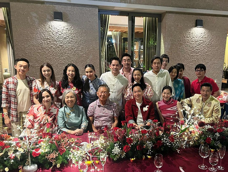 กรณ์ ศรีริต้า พาลูกฉลองตรุษจีนพร้อมหน้า ครอบครัว ณรงค์เดช 