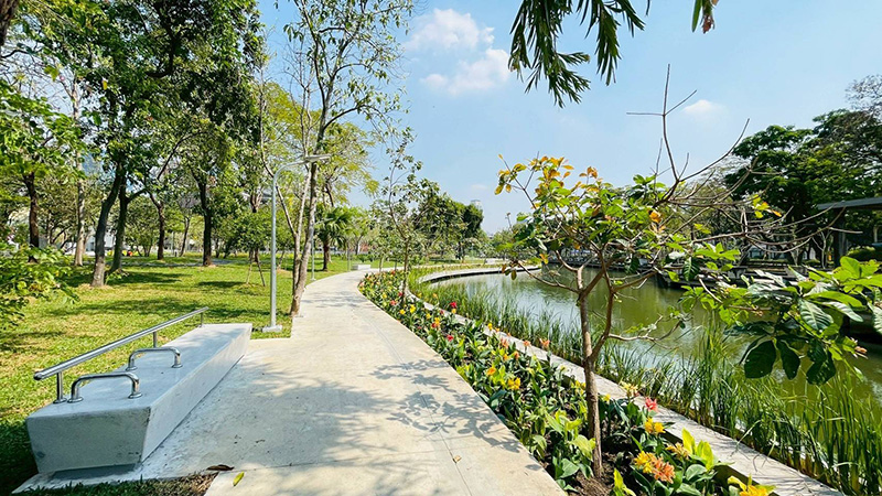 สวนเฉลิมพระเกียรติ 80 พรรษา (สาทร) กรุงเทพ