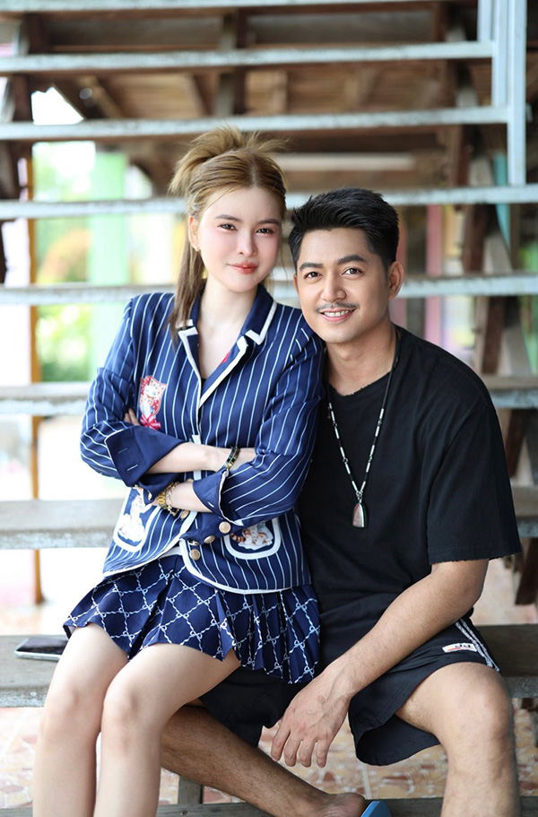 เอ๋ มิรา ชลวิรัล