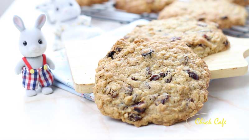 ซอฟต์คุกกี้ข้าวโอ๊ตลูกเกด