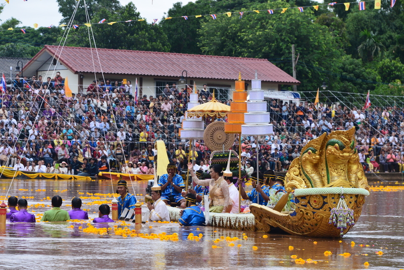 ประเพณีอุ้มพระดำน้ำ คืออะไร