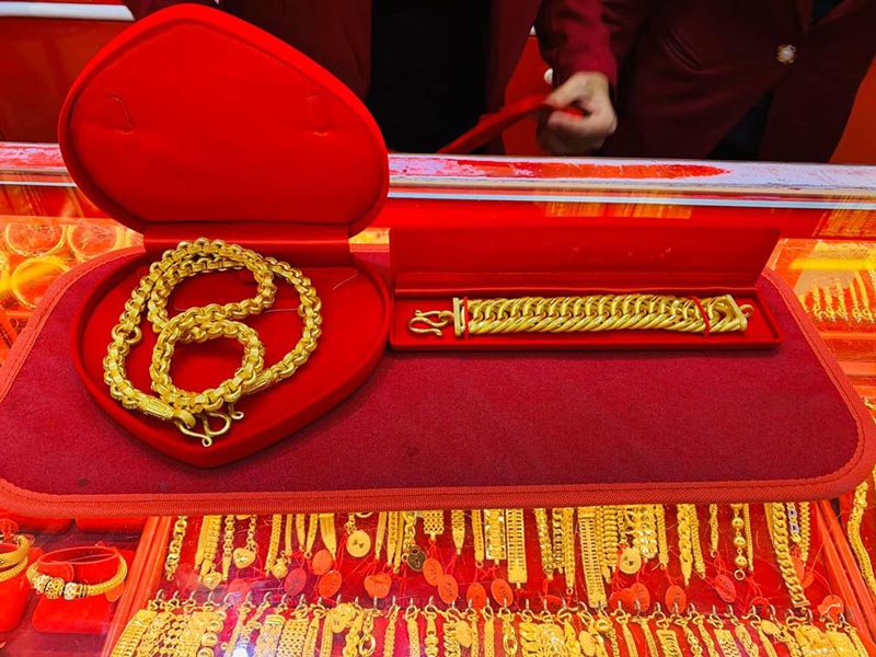 อาม ชุติมา