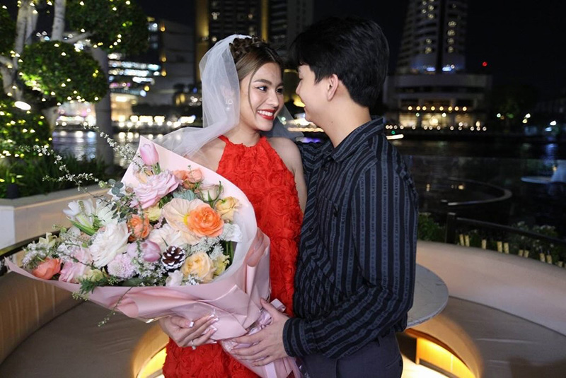 อาโล่ คุกเข่าขอ ธัญญ่า อาร์สยาม แต่งงาน