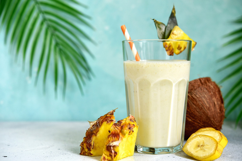 สมูทตี้มะพร้าวสับปะรด เครื่องดื่ม เมนูจากมะพร้าว เมนูอาหาร สูตรขนม สูตรเครื่องดื่ม
