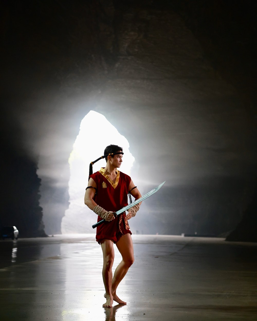 ไมค์ ภัทรเดช สร้างชื่อในจีน โชว์มวยไทยบินได้ ต่อสู้ด้วยดาบไฟ