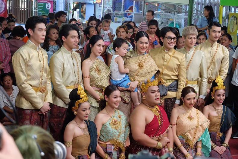 ตุ๊ดซี่ส์ & เดอะเฟค