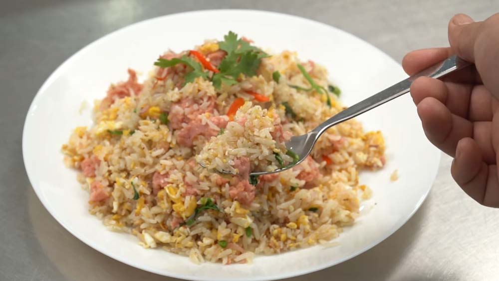ข้าวผัดแหนม