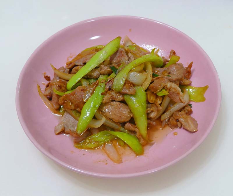 หมูผัดพริกหยวก