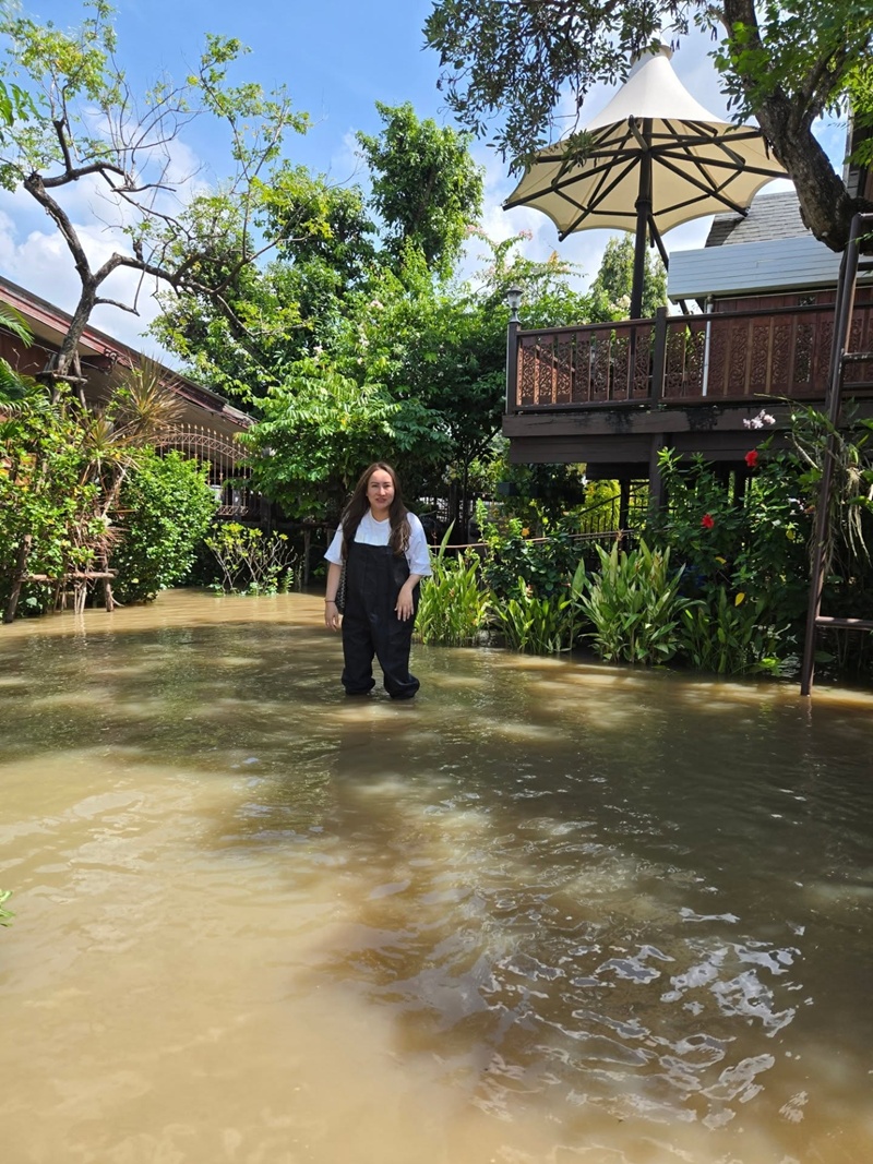บ้านเรือนไทย แต้ว ณฐพร น้ำท่วมหนักมาก