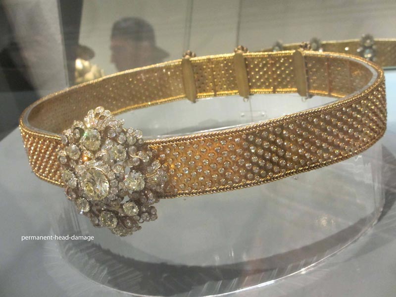 สมบัติตระกูลจักรพงษ์