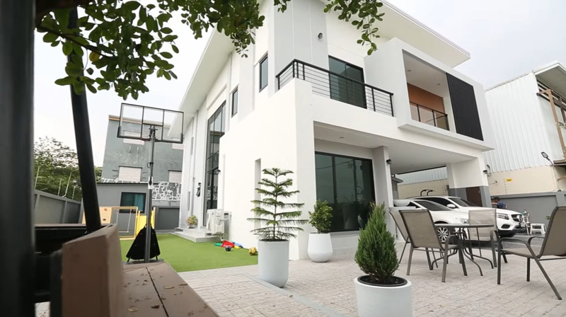 บ้าน อ้วน รังสิต สวนหน้าบ้าน