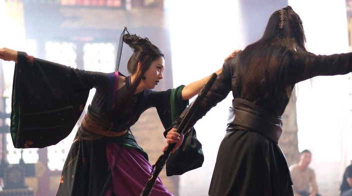 ปอย ตรีชฎา ประวัติ