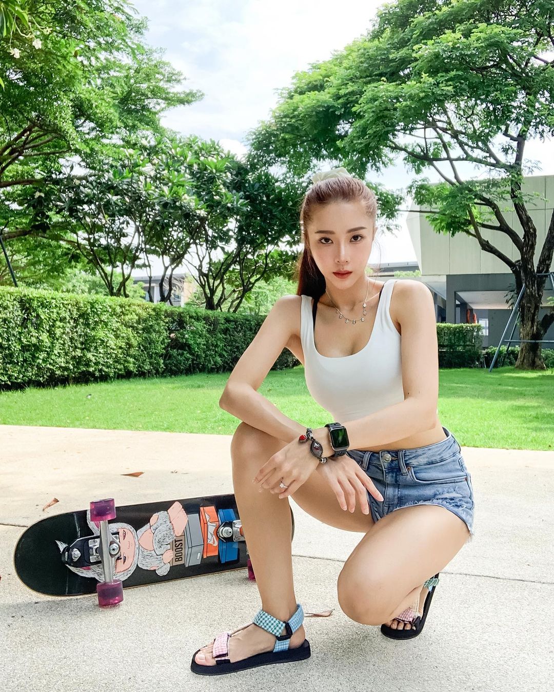 เนย วรัฐฐา