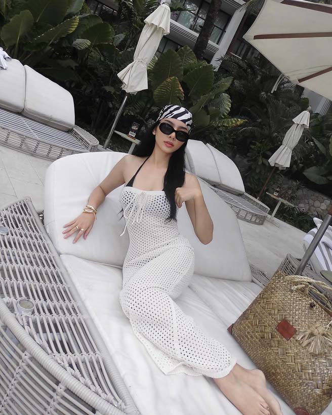 ดินสอสี พนิดา อวดลุคเซ็กซี่ กับชุดตาข่ายแอบเห็นบิกินี่ด้านใน