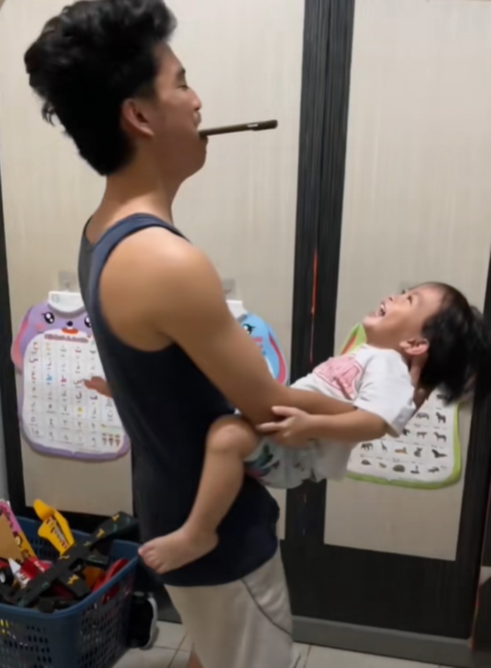 อุ้มลูก