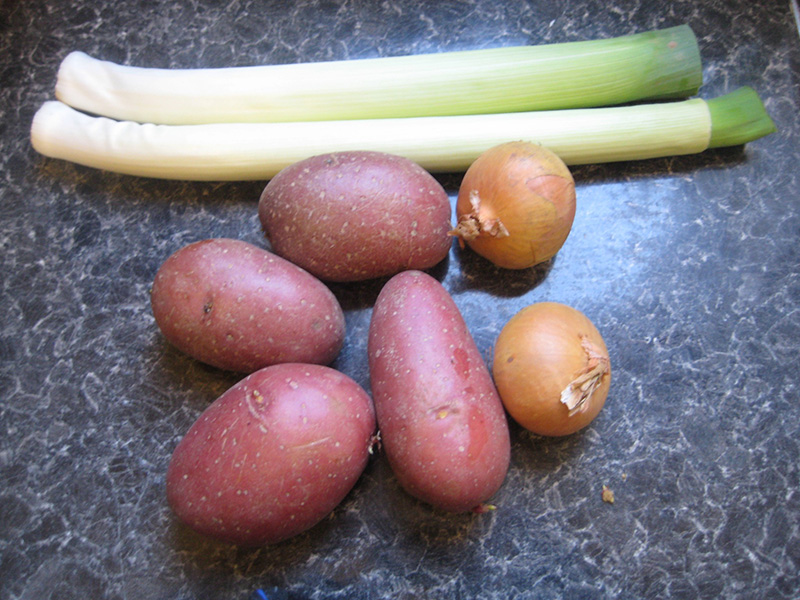 ซุปมันฝรั่งกับกระเทียมต้น เมนู Leek & Potato Soup เมนูซุป อาหารฝรั่ง สูตรอาหาร