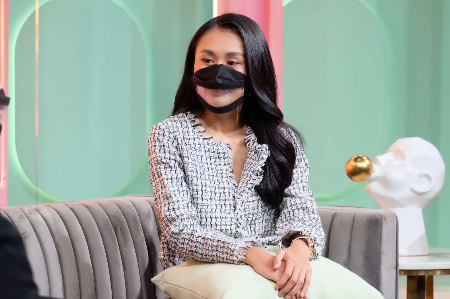 เหลือเฟือ - น้องหยก