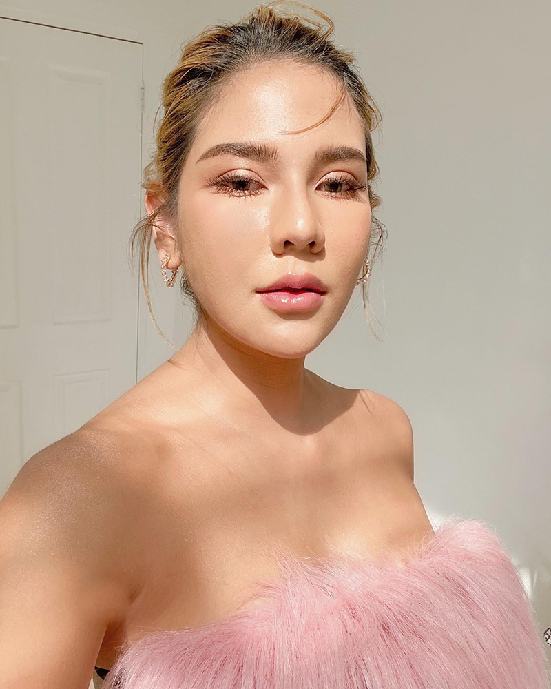 หมิว สิริลภัส