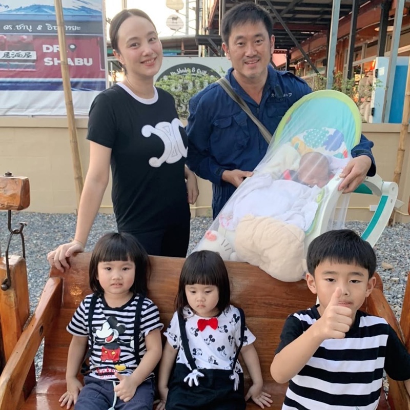 กุญแจซอล กับสามีและลูก ๆ 