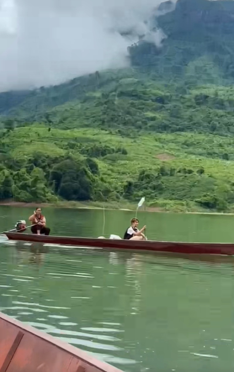 ล่องเรือ