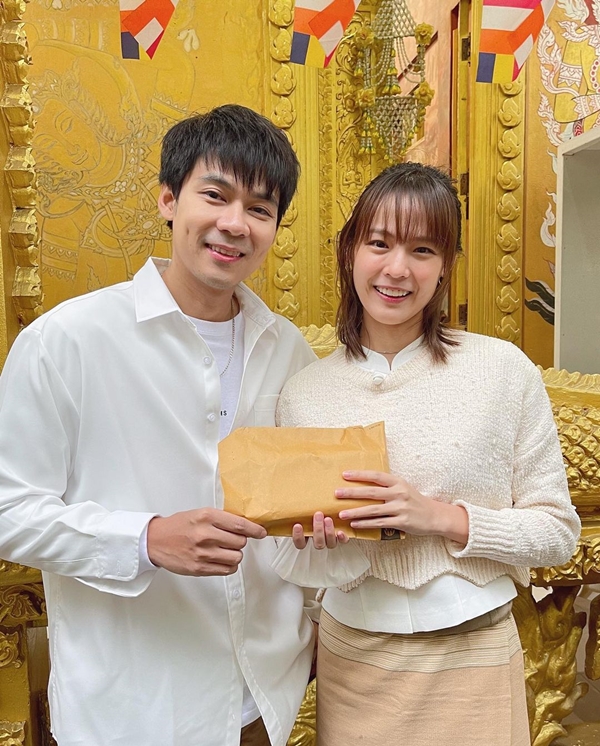 แต่งตัวไปวัด