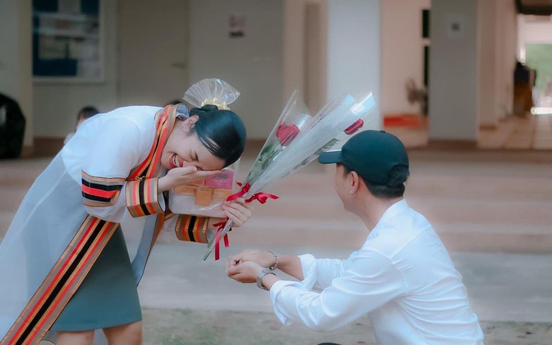 คุกเข่าขอแต่งงาน