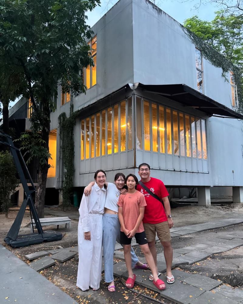 ตุ๊ก ชนกวนันท์ บ๊วย เชษฐวุฒิ