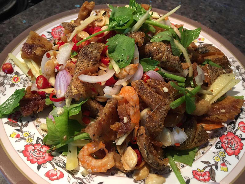 ยำปลาสลิด