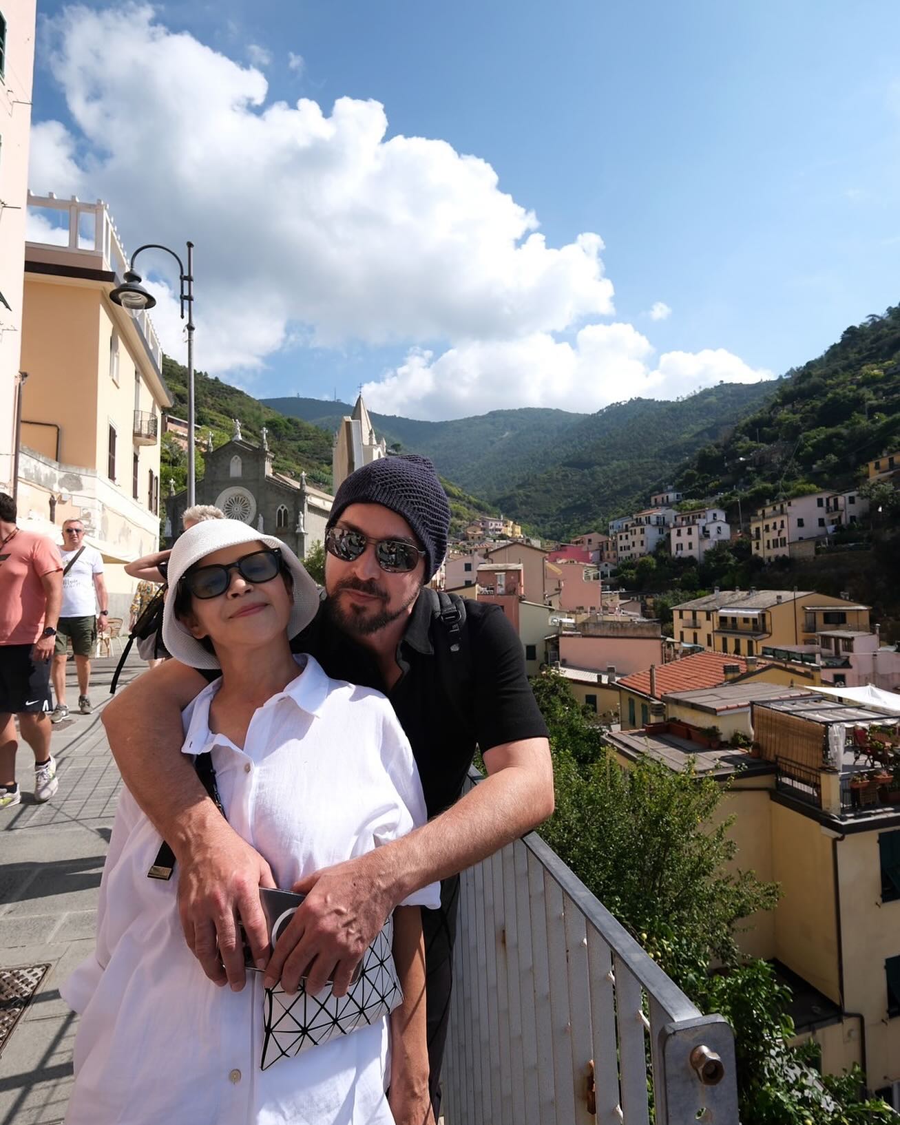 จอนนี่ นก จริยา