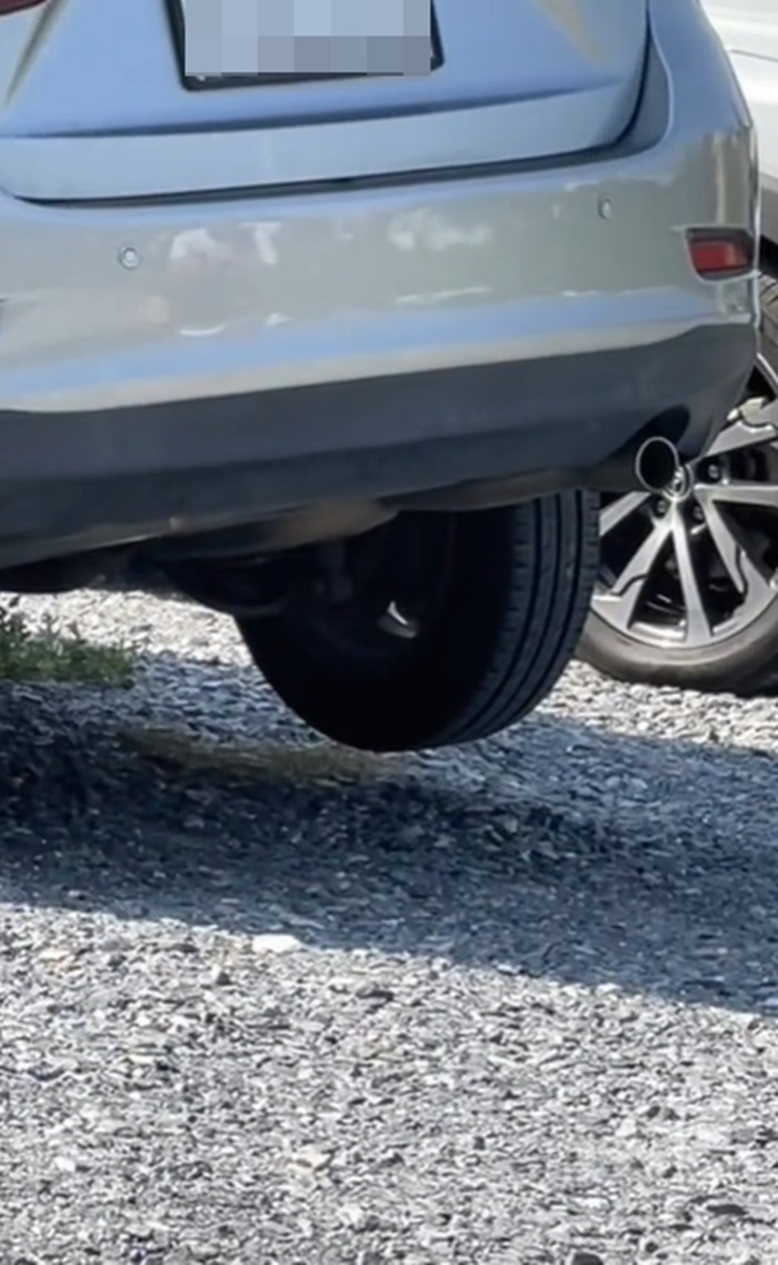 ลานจอดรถ