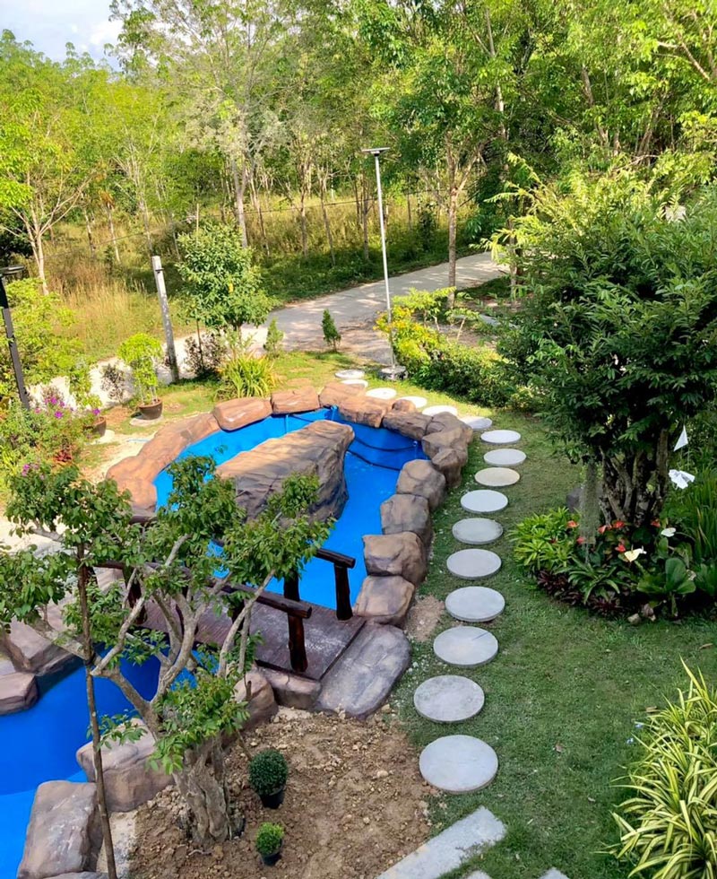 คาเฟ่ในสวนยาง