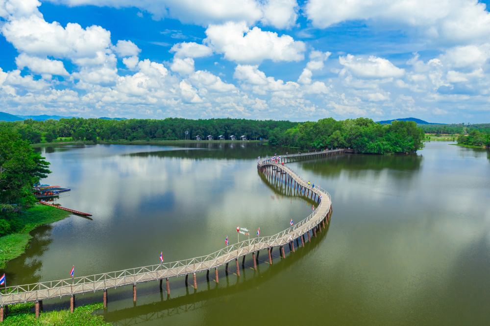 สะพานไม้เคี่ยม