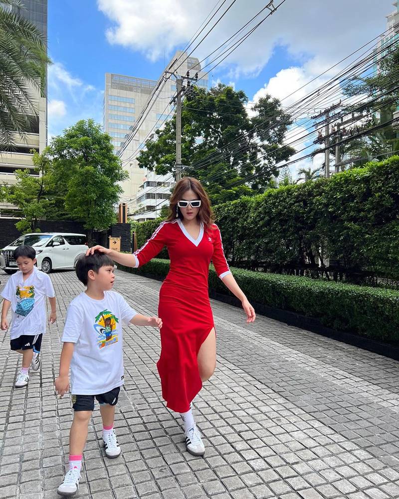 ชมพู่ อารยา