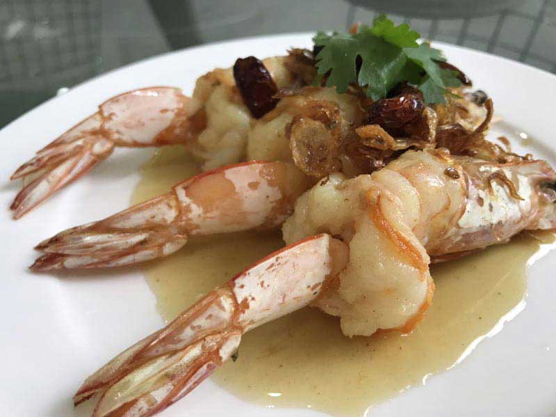 กุ้งราดซอสมะขาม 