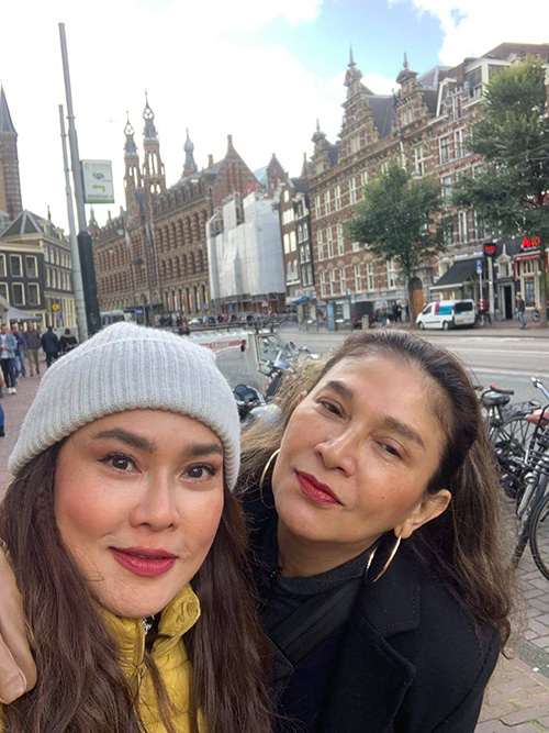 น้ำหวาน ซาซ่า แม่คือใคร