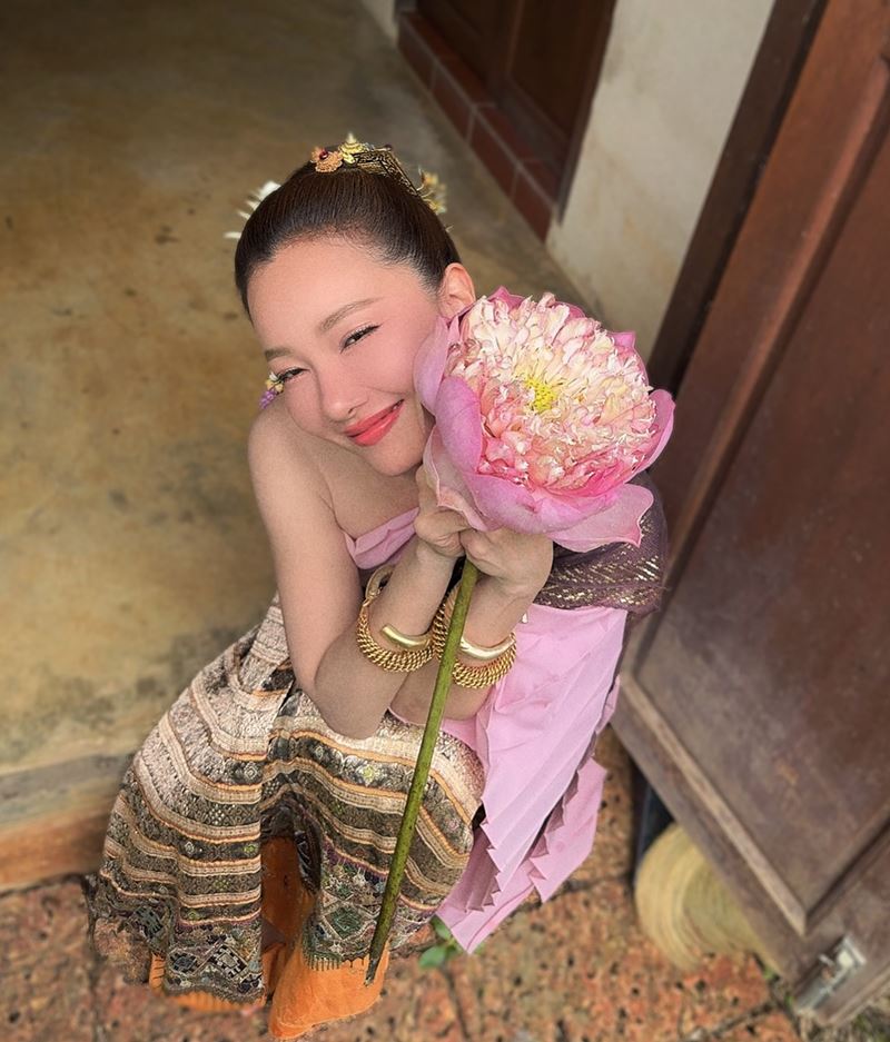 นุ่น วรนุช แต่งชุดไทยสไตล์ล้านนา 