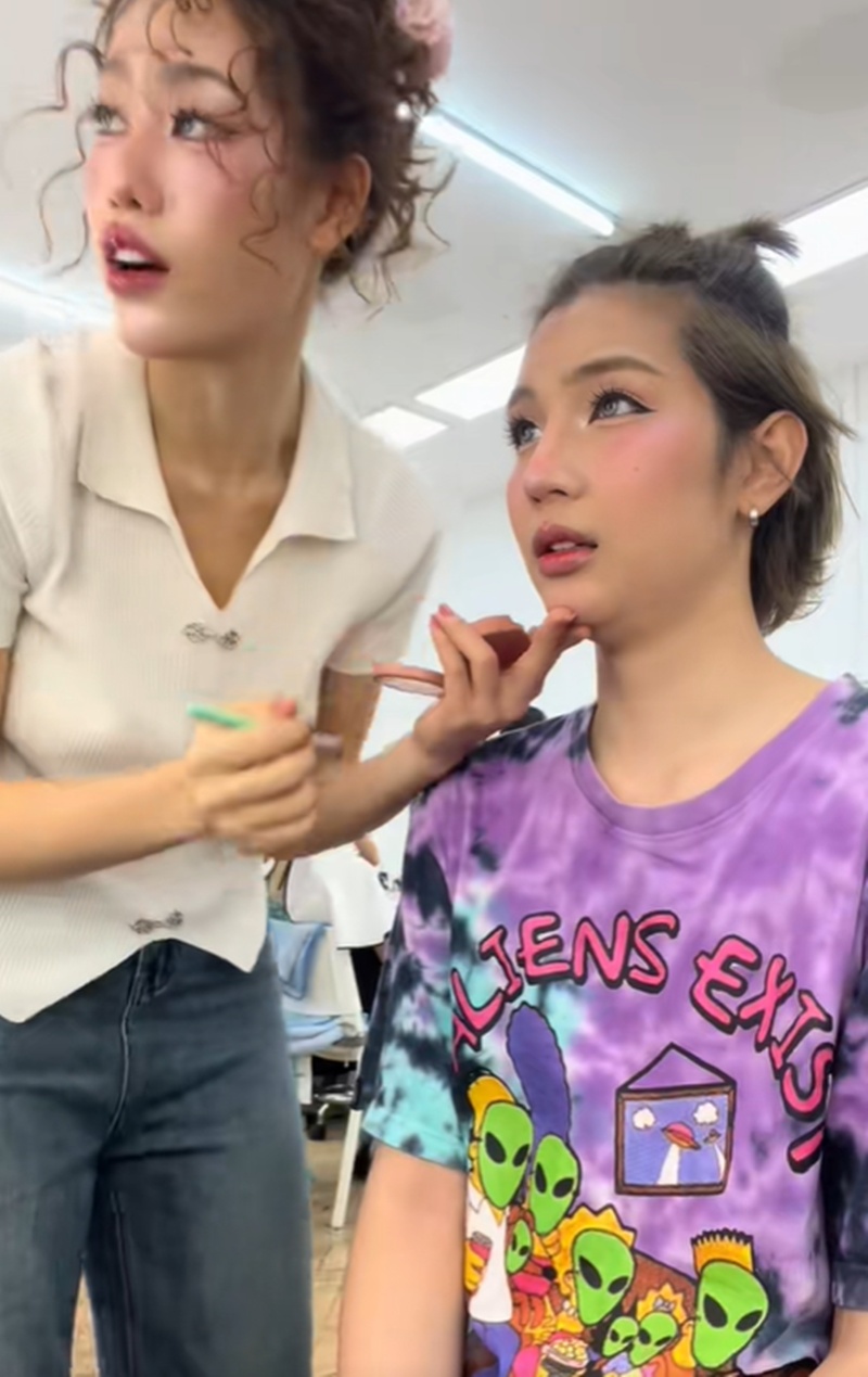 ชุดไทยประยุกต์