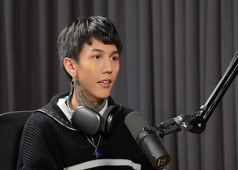 ฮาย Paper Planes